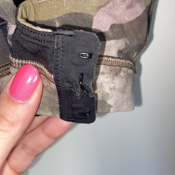 Lululemon Camo Cross Back Sports Bra - Picture 4 of 4